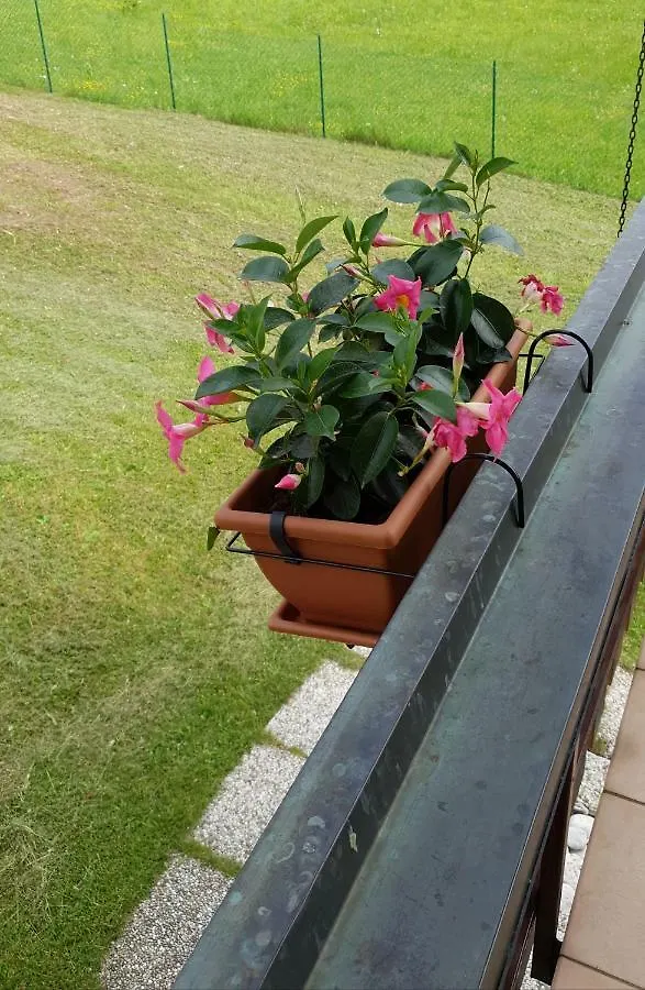 GRAZIOSA BIFAMILIARE AD ASIAGO con giardino privato